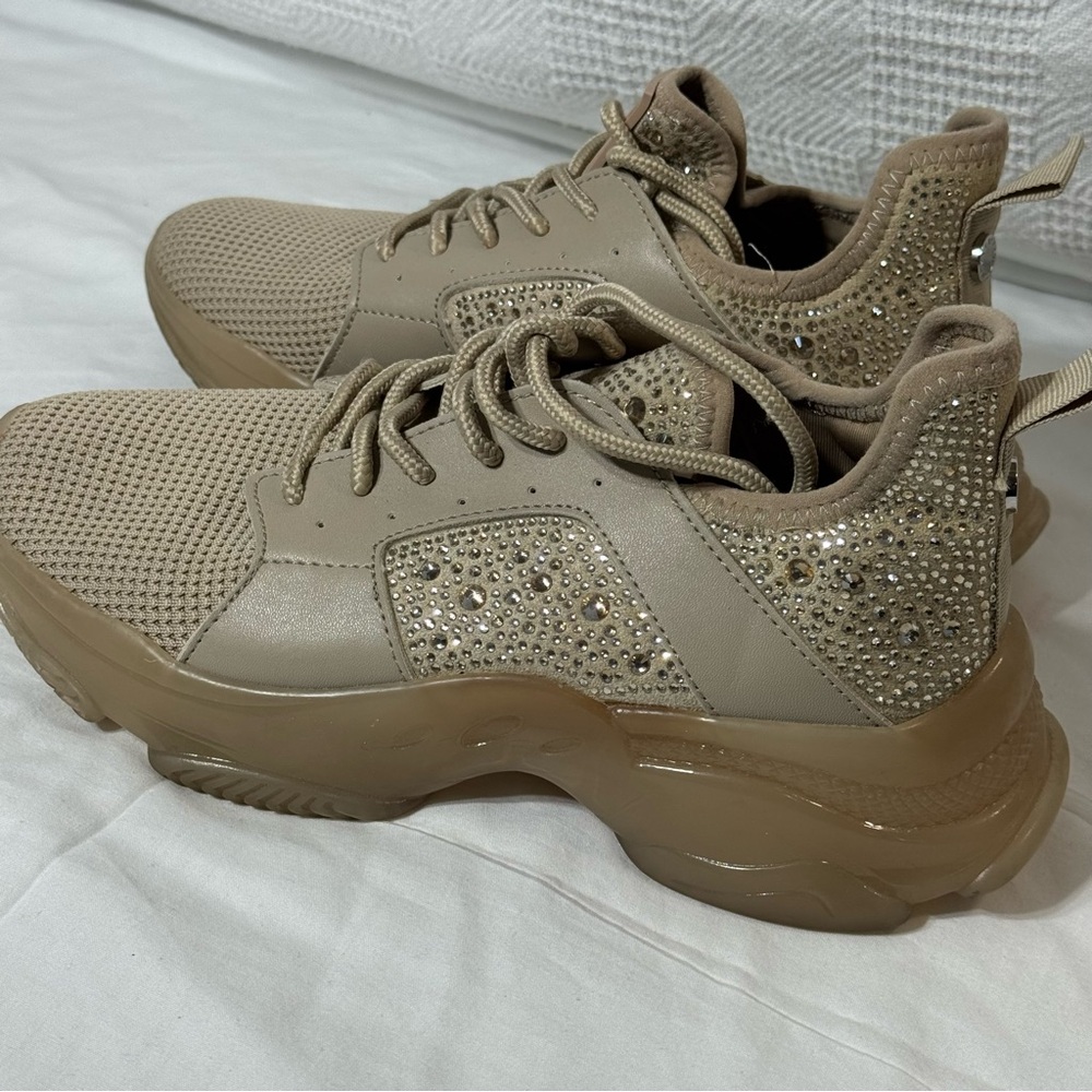 Steve Madden Women's Ganzo Sneaker Rhinestones Bling Blush Beige Sz 8 EUC